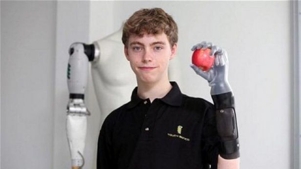 Chcesz bioniczną rękę? Wystarczy, że ładnie poprosisz [wideo] 1