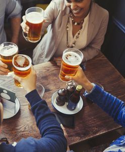 Kiedy przestać pić alkohol? Podali konkretny wiek