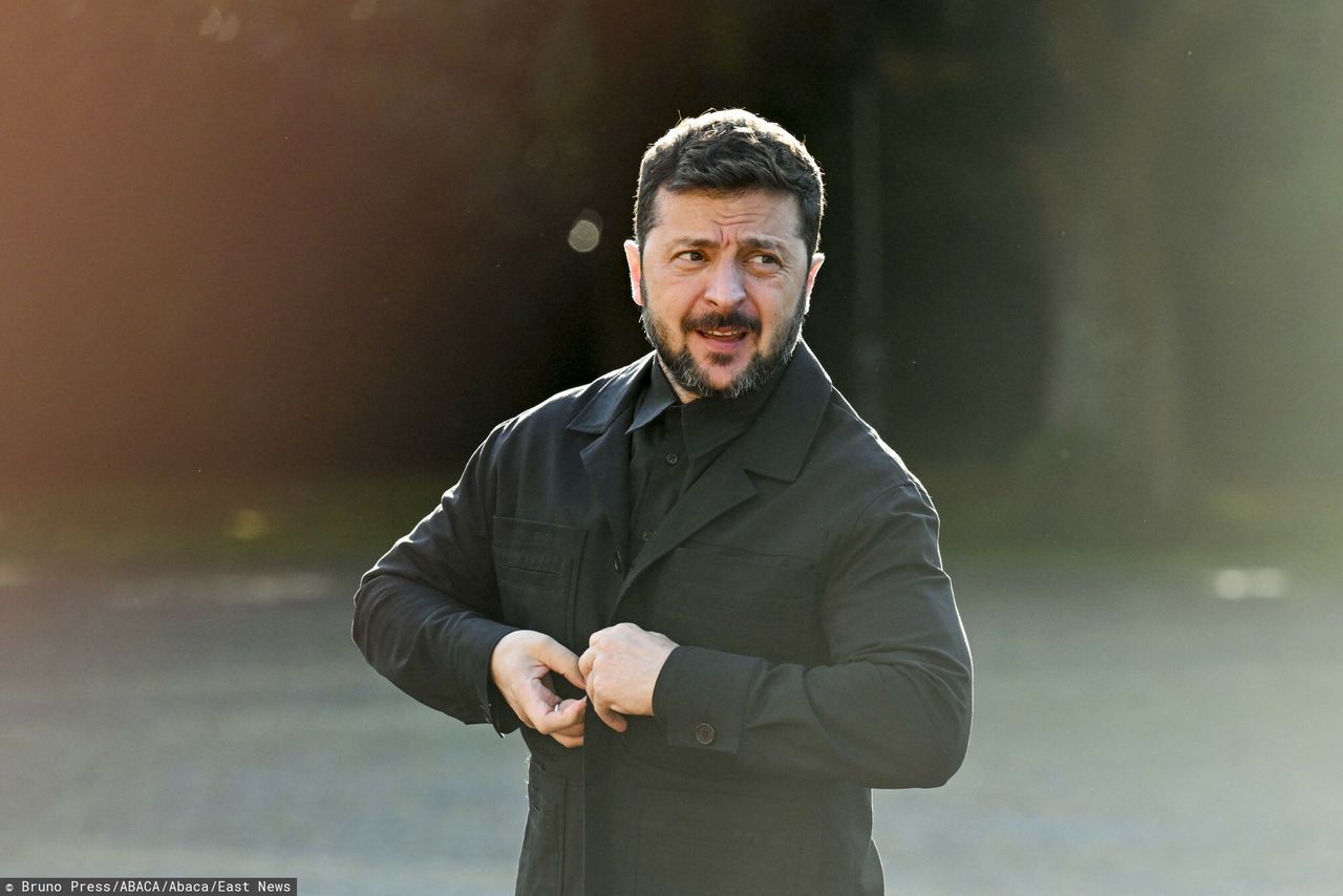 Zełenski zaskoczył. Założył garnitur na szczyt NATO