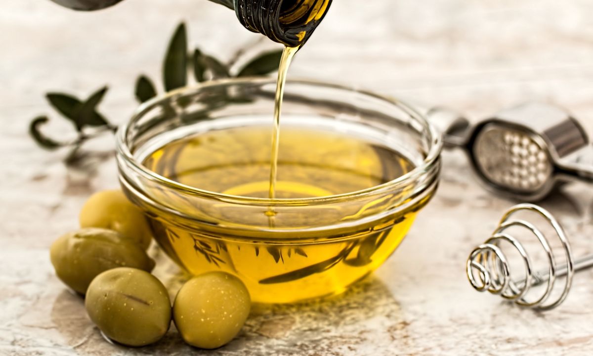 Oliwa z pierwszego tłoczenia: jak rozpoznać dobrą oliwę?
