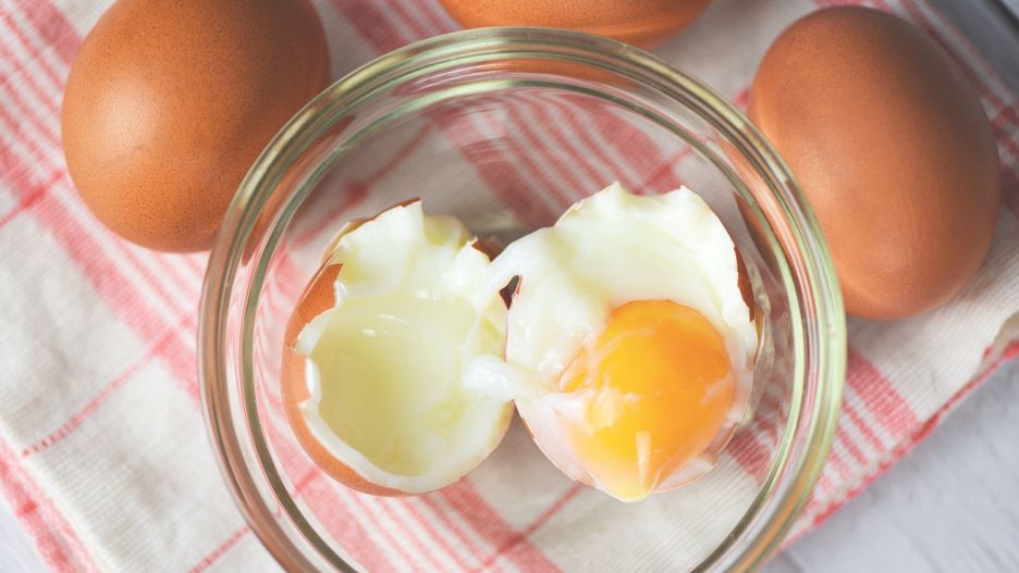 Jajko na miękko w miseczce