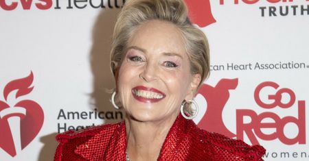 Sharon Stone zabłysła na gali. Przyszła w sukni z rozcięciem