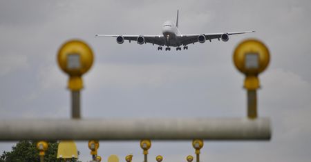 Linie lotnicze muszą zadbać o klimat. Efekt? Znany przewoźnik wprowadza droższe bilety