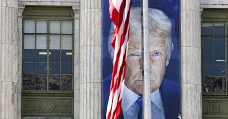 Iwan Krastew: Warto wejść w buty Trumpa, by nie żyć w świecie iluzji