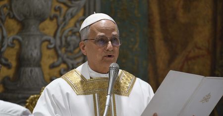 Papież Leon XIV czytał z kartki. Ekspert komentuje: "On jest matematykiem"