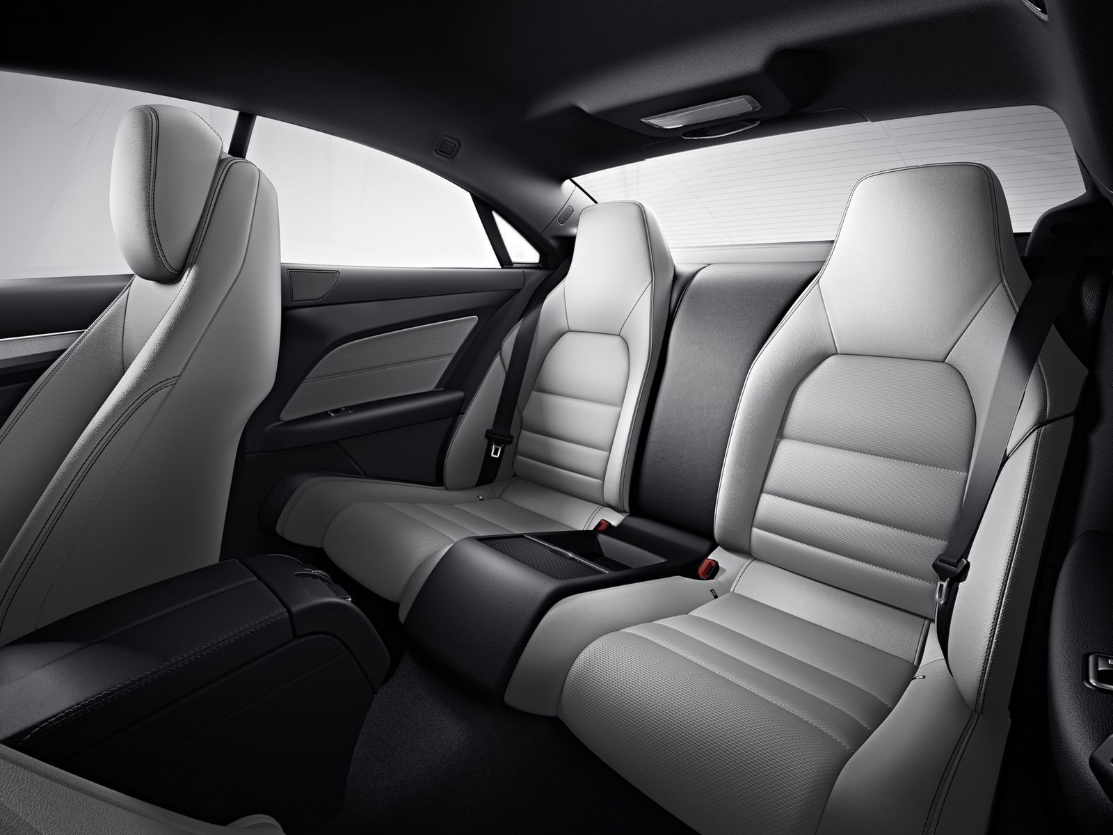 Mercedes-Benz klasy E na nowych zdjęciach [galeria] 42