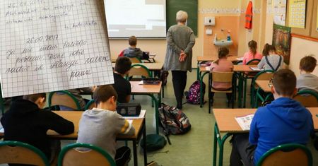 Chłopiec dostał uwagę na lekcji religii. Internauci są zachwyceni reakcją matki