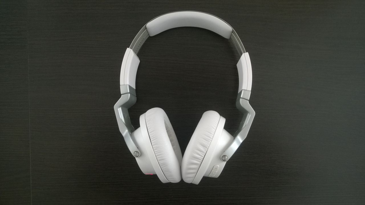 AKG K845BT