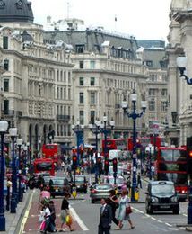 Funt po 6 zł? Polacy na Wyspach zacierają ręce. Pensje będą jeszcze wyższe