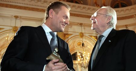 Donald Tusk laureatem Wiktora 2011