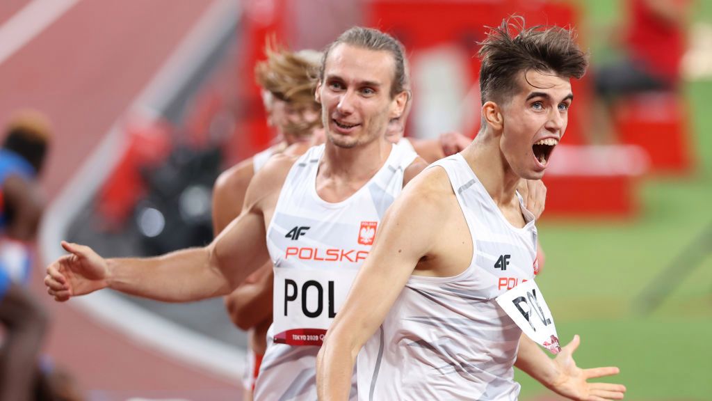 Polska sztafeta mieszana 4x400 po zdobyciu złota na IO w Tokio