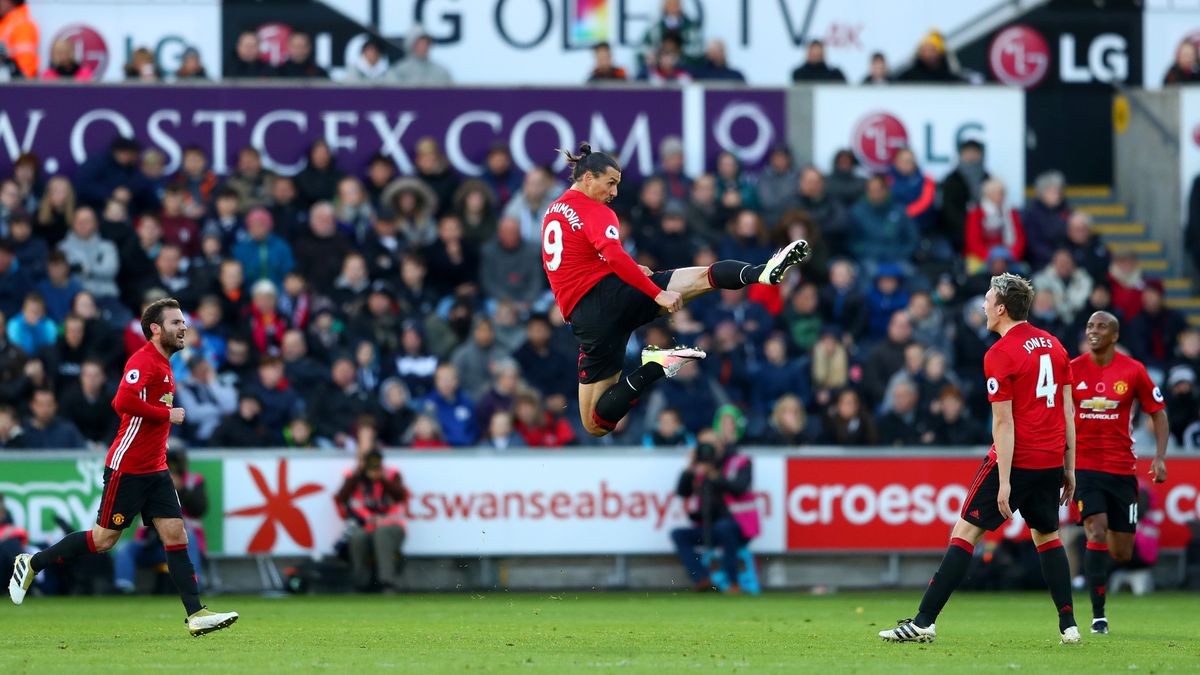 Zlatan Ibrahimović po golu na 2:0 w meczu ze Swansea