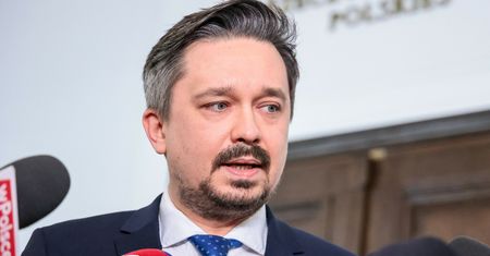 Kamień milowy niezgodny z prawem? Rzecznik Praw Obywatelskich alarmuje
