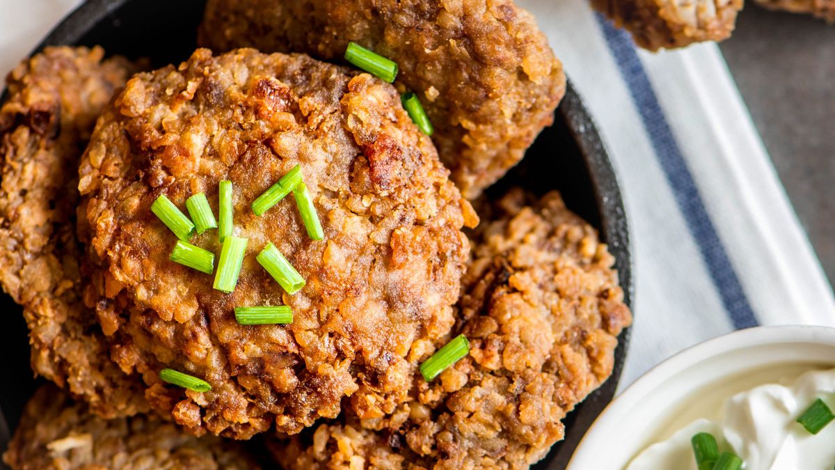 Kotlety gryczane z fetą i pieczarkami. Przepyszne!