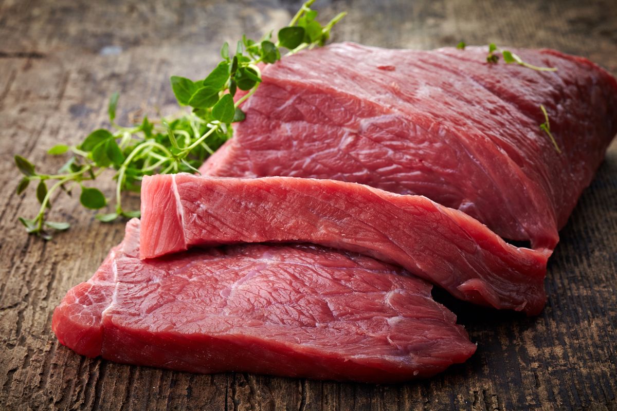 Jak szybko i skutecznie zmiękczyć mięso?