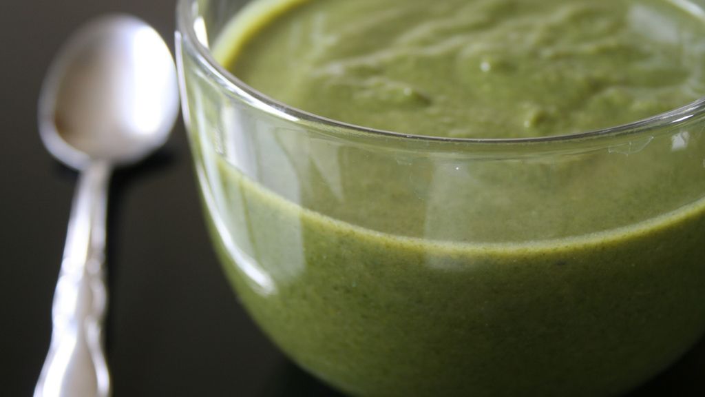 Zupa z zielonego groszku przygotowana z dodatkiem mleka 1:1