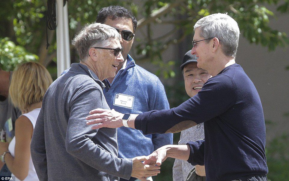 Bill Gates i Tim Cook na liście kandydatów na wiceprezydenta USA