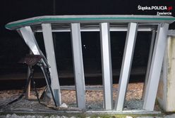 Ogrodzieniec. Zniszczył przystanek i uciekł. Teraz szuka go policja