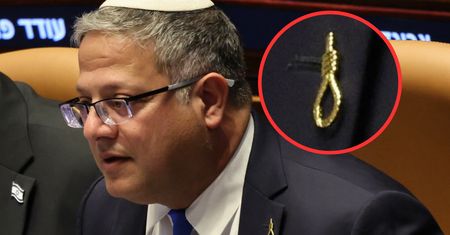 Kontrowersyjne przypinki izraelskich polityków. Oznaczają jedno