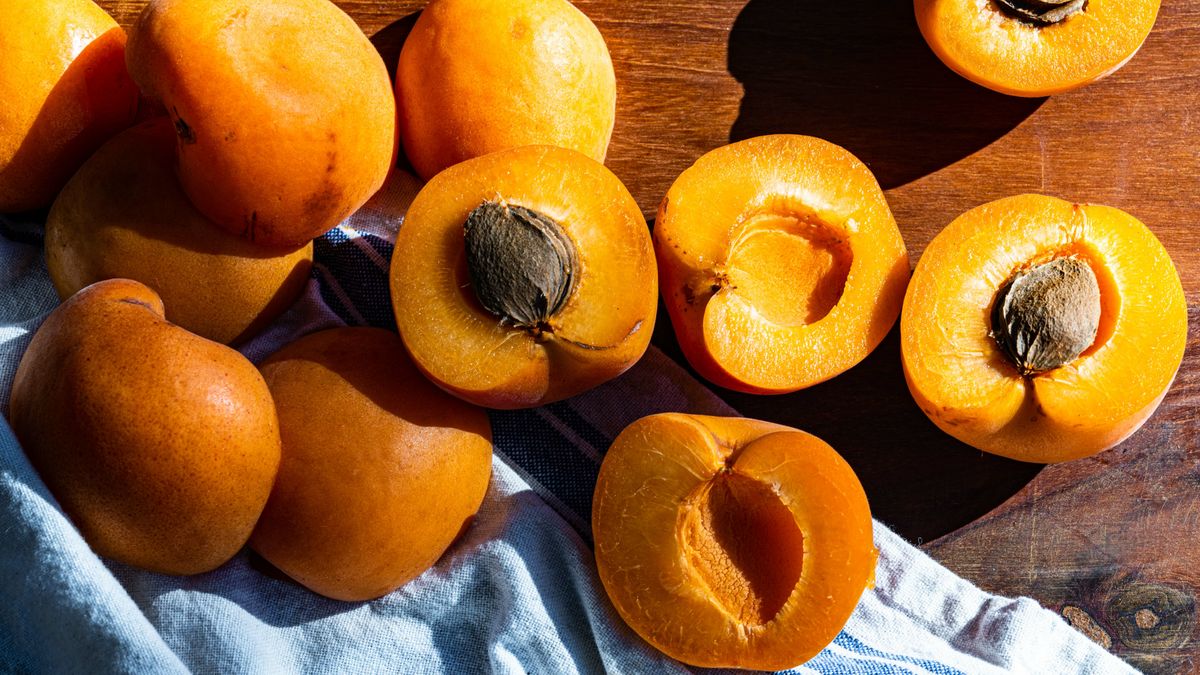 Dodaj morele do sałatki, deseru lub przerób na pyszne powidła