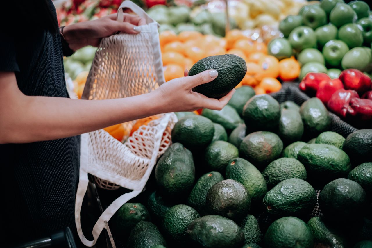 How to peel an avocado? Effective methods