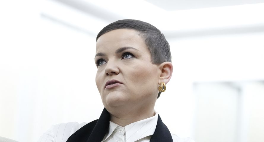 Minister kultury dostała pytanie o to, kto wykreślił zakaz prasy samorządowej. "Nie było zgody politycznej"
