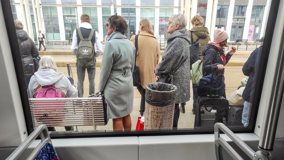 Rosną długi młodych pasażerów 