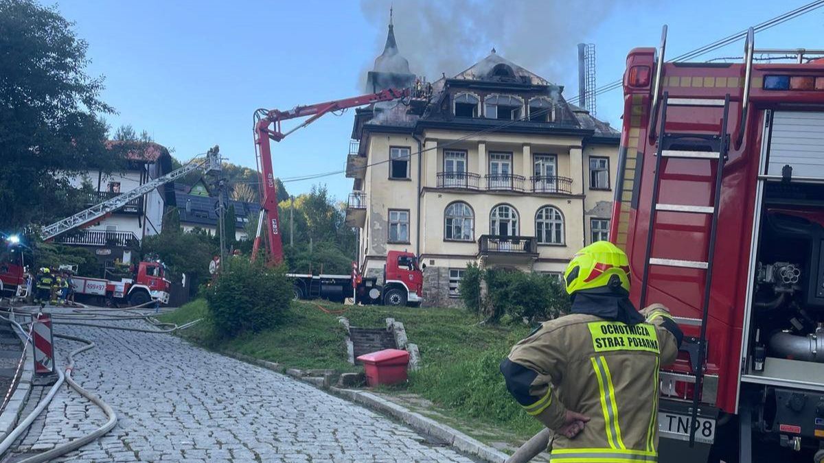  Pożar wybuch w historycznym obiekcie w Szczawnicy