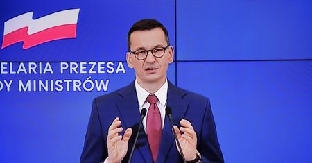 Koronawirus. Mateusz Morawiecki na Stadionie Narodowym. Konferencja premiera (NA ŻYWO)