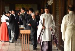 Premier Japonii złożył rytualną ofiarę w świątyni Yasukuni