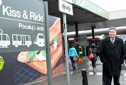 Dzięki władzom Poznania przed poznańskim dworcem można zatrzymać auto i się całować