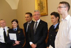 Strażniczki miejskie, które złapały zboczeńca nad Wartą dostały nagrody od prezydenta Poznania