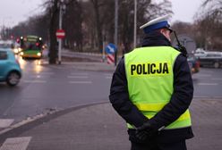 Policjanci apelują o ostrożność na drodze w trakcie wyjazdów na cmentarze