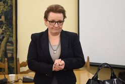 Szkoły do likwidacji, nauczyciele do zwolnienia. Zalewska mija się z prawdą