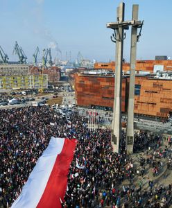 Gdańsk: manifestacja KOD pod hasłem "Polska murem za Wałęsą"