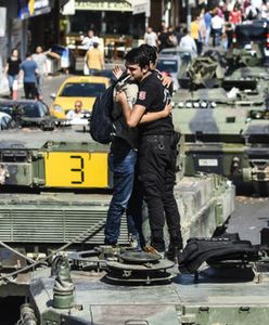 Premier Turcji: w wyniku próby puczu zginęło 208 osób, w tym 145 cywilów