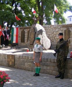 Pod pomnikiem poległych podczas Poznańskiego Czerwca'56 jednak uhonorowano ofiary katastrofy smoleńskiej