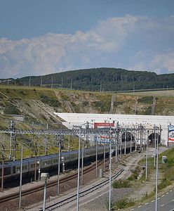 Wznowiono ruch pociągów w tunelu pod kanałem La Manche