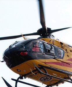 Samochód wjechał pod pociąg w Muszynie. Dwie osoby ranne, duże utrudnienia w ruchu