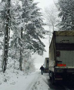Zima wróciła na Śląsk. Fatalne warunki na drogach