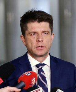 Koniec miesiąca miodowego „zjednoczonej opozycji”? Wyjazd Petru premiuje Schetynę