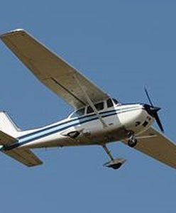 Dwa niewielkie samoloty zderzyły się nad centrum handlowym