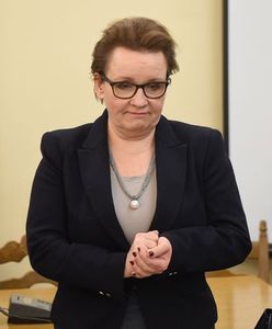 Szkoły do likwidacji, nauczyciele do zwolnienia. Zalewska mija się z prawdą