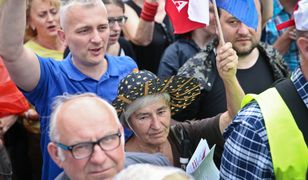 Sonda Wirtualnej Polski wśród uczestników marszu KOD. "Polska jeszcze jest państwem demokratycznym"