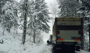 Zima wróciła na Śląsk. Fatalne warunki na drogach