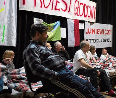 Protest głodowy w Dobrzeniu Wielkim pod Opolem. Dwie osoby przewieziono do szpitala