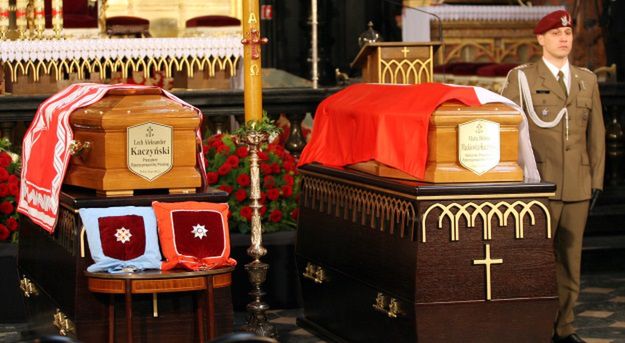 Zapadły decyzje ws. ekshumacji. "Rozpoczęcie od Lecha Kaczyńskiego to sygnał, że wszyscy są równi wobec procedur"