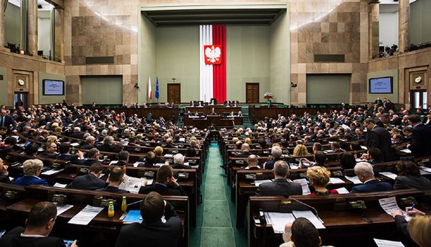 Sondaż CBOS: najgorsze w bieżącej kadencji oceny Sejmu