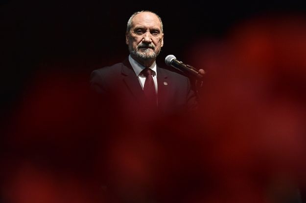 "Dość dziwaczne", "to dopina się dyskretnie" - Macierewicz jeszcze nie rozszerzył śledztwa ws. Smoleńska