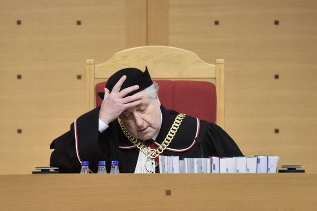 TK bez pieniędzy z rezerwy budżetowej. Jerzy Stępień: za to jest odpowiedzialność karna